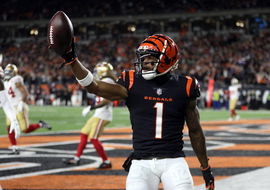 Cincinnati Bengals wide receiver JaMarr Chase (1) celebrates his touchdown catch against the San Francisco 49ers during