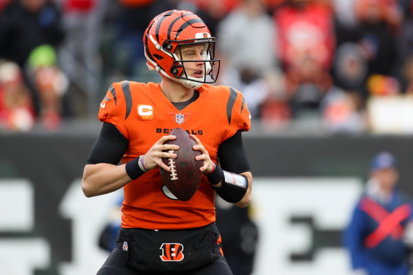 CINCINNATI, OH – JANUARY 02: Cincinnati Bengals quarterback Joe Burrow (9) looks to pass during the game against the Kan