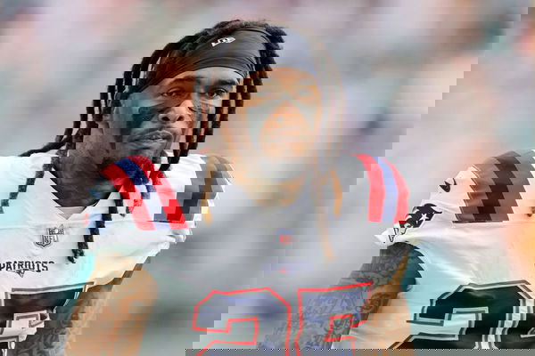 MIAMI GARDENS, FL – JANUARY 09: New England Patriots running back Brandon Bolden (25) during the game between the New En