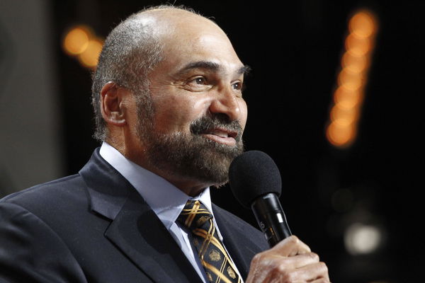 Pittsburgh Steelers legendary running back Franco Harris speaks on stage during the NFL, American Football Herren, USA