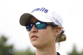 MIDLAND, MI &#8211; JULY 15: LPGA, Golf Damen player Nelly Korda waits on the 9th green on July 15, 2022, during the Dow Great