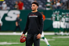 EAST RUTHERFORD, NJ – AUGUST 22: Atlanta Falcons wide receiver Drake London (5) during warm up prior to the National Foo