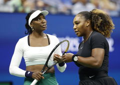 Serena Williams und Venus Williams, Damen Doppel Tennis &#8211; US Open 2022 &#8211; Grand Slam &#8211; Billie Jean King Tennis Center &#8211;