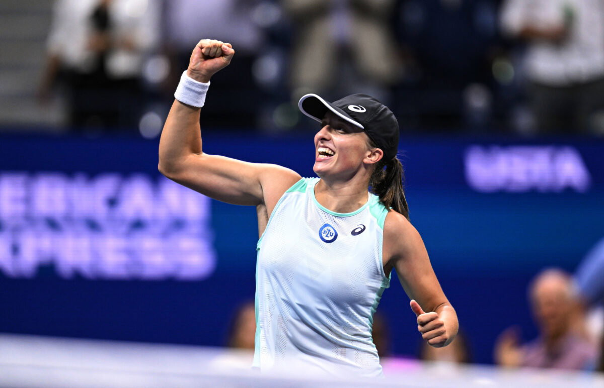 Iga Swiatek Stages Epic Comeback to Beat Marta Kostyuk 3-6, 6-1, 6-2