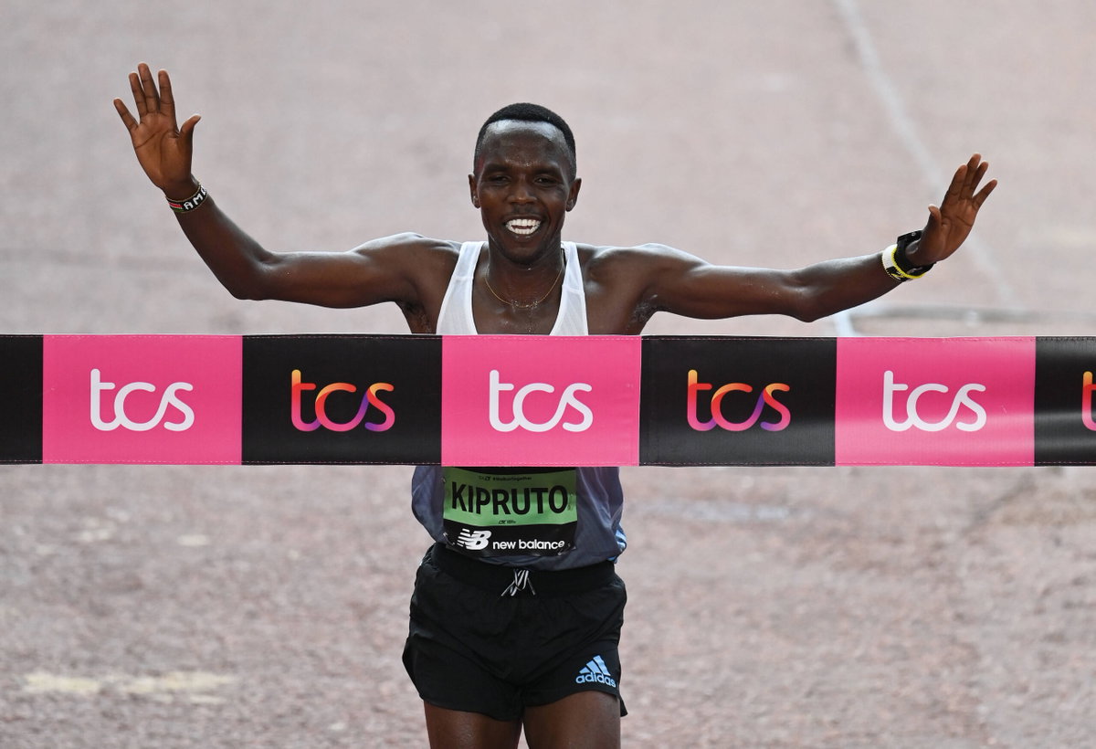 Chicago Race Under Fire for Snubbing Commentary in Favor of Interviews Mid-Race