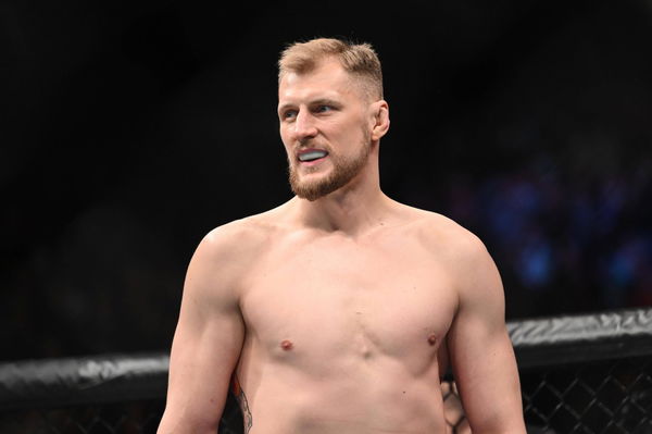 MMA: UFC Fight Night-Volkov vs Aspinall, Mar 19, 2022; London, UK; Alexander Volkov (red gloves) and Tom Aspinall (blue