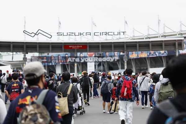 Formula 1 2022: Japanese GP SUZUKA, JAPAN &#8211; OCTOBER 09: Fans arrive at the circuit during the Japanese GP at Suzuka on S