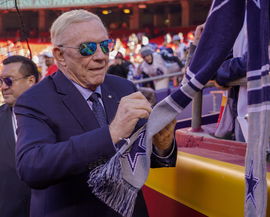 NFL, American Football Herren, USA Dallas Cowboys at Kansas City Chiefs, Nov 21, 2021; Kansas City, Missouri, USA; Dalla