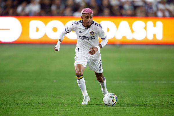 October 20, 2022, Los Angeles, California, USA: Julian Araujo 2 of the Los Angeles Football Club during their MLS, Fussb