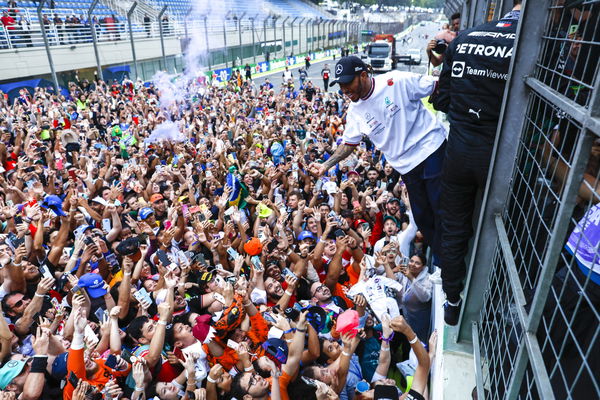 44 Lewis Hamilton (GBR, Mercedes-AMG Petronas F1 Team), F1 Grand Prix of Brazil at Autodromo Jose Carlos Pace on Novemb