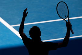 Silhouette von Alexander Zverev (GER),jubelt nach einem gewonnen Punkt, Emotion, Freude, Australian Open 2023, Melbourne