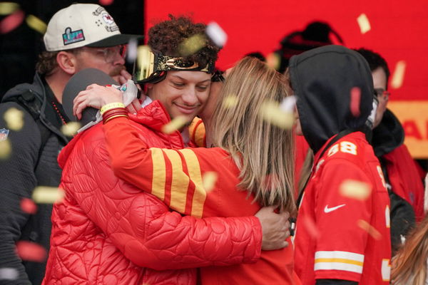 Patrick Mahomes shows off skills at Royals celebrity softball game