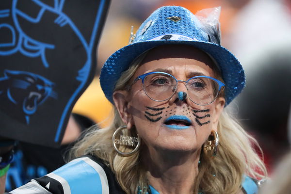 KANSAS CITY, MO &#8211; APRIL 28: A Carolina Panthers fan during day two of the NFL, American Football Herren, USA Draft on Ap