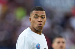 Kylian Mbappe of PSG pre match during the Ligue 1 match between Paris Saint Germain and Clermont Foot at Parc des Prince