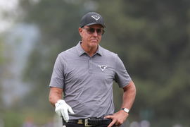 PGA, Golf Herren U.S. Open &#8211; Second Round Jun 16, 2023; Los Angeles, California, USA; Phil Mickelson on the 7th green du