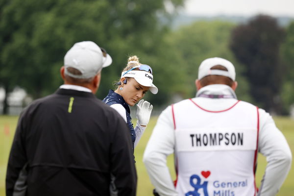 GRAND RAPIDS, MI &#8211; JUNE 16: LPGA, Golf Damen golfer Lexi Thompson warms up on the practice range while her father on lef