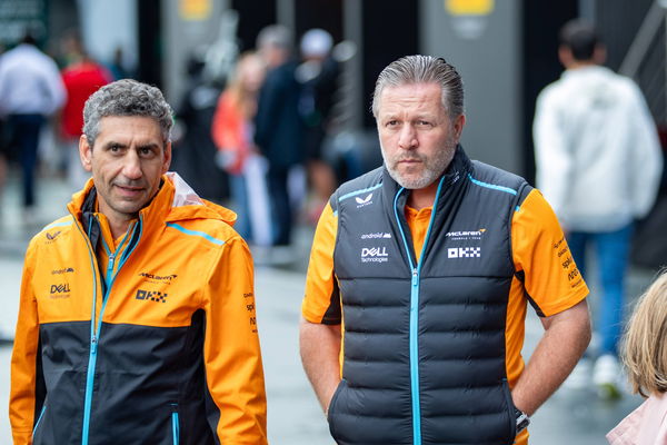 Formel 1 GP Holland / Zandvoort. Samstag, 26.08.2023 Zak Brown und Andrea Stella, McLaren F1 Team; Formel 1 GP Holland /