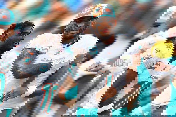 INGLEWOOD, CA &#8211; SEPTEMBER 10: Miami Dolphins quarterback Tua Tagovailoa (1) celebrates with Miami Dolphins wide receiver