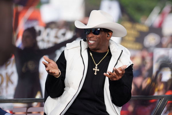 Why Deion Sanders was beloved by MLB teammates: 'He wasn't Prime