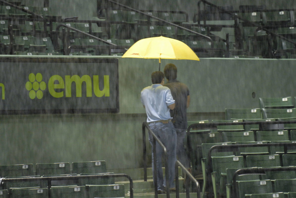 Weather Woes: WTA Matches Delayed, Panic in Bogota!