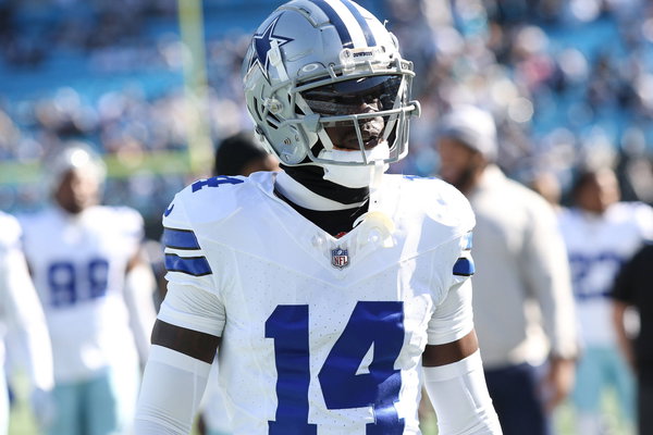 CHARLOTTE, NC – NOVEMBER 19: Dallas Cowboys defensive back Markquese Bell (14) during an NFL, American Football Herren,