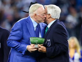 NFL, American Football Herren, USA Detroit Lions at Dallas Cowboys Dec 30, 2023; Arlington, Texas, USA; Dallas Cowboys o