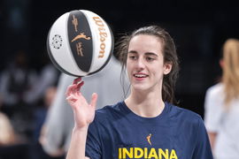 Sport Bilder des Tages Indian Fever Caitlin Clark warms up before the first half against the New York Liberty at Barclay