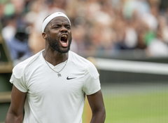 Tennis: Wimbledon Jul 5, 2024 London,United Kingdom Frances Tiafoe of the United States reacts to a point during his match against Carlos Alcaraz of Spain not shown on day five of The Championships at All England Lawn Tennis and Croquet Club. London All England Lawn Tennis and Croquet Club ENTER STATE United Kingdom, EDITORIAL USE ONLY PUBLICATIONxINxGERxSUIxAUTxONLY Copyright: xSusanxMullanex 20240705_cec_au2_059