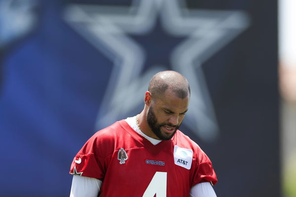 OXNARD, CA &#8211; JULY 25: Dallas Cowboys quarterback Dak Prescott (4) walks on the field during the teamÕs training camp at