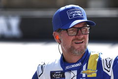 BRISTOL, TN &#8211; SEPTEMBER 20: Dale Earnhardt, Jr ( 88 JR Motorsports Hellmann s Chevrolet) talks with members of his crew