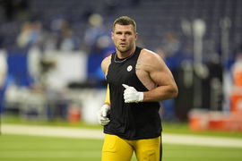September 29, 2024, Indianapolis, Indiana, USA: September 29, 2024: T.J. Watt 90 during the Pittsburgh Steelers vs Indianapolis Colts at Lucas Oil Stadium in Indianapolis IN. Brook Ward / Apparent Media Group Indianapolis USA - ZUMAa234 20240929_zsa_a234_010 Copyright: xAMGx