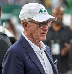 NFL, American Football Herren, USA 2024: Giants vs Jets AUG 24 New York Jets owner Woody Johnson during warm up prior to