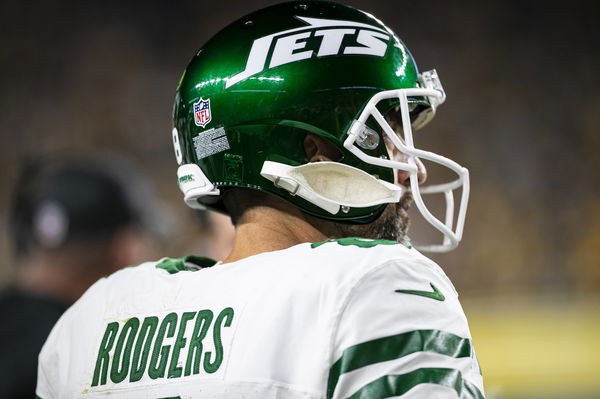 PITTSBURGH, PA &#8211; OCTOBER 20: New York Jets quarterback Aaron Rodgers (8) looks on during the regular season NFL, America