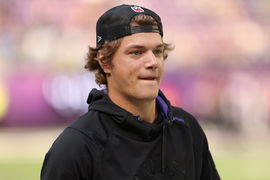 MINNEAPOLIS, MN – OCTOBER 20: Minnesota Vikings quarterback J.J. McCarthy (9) looks on before the NFL, American Football