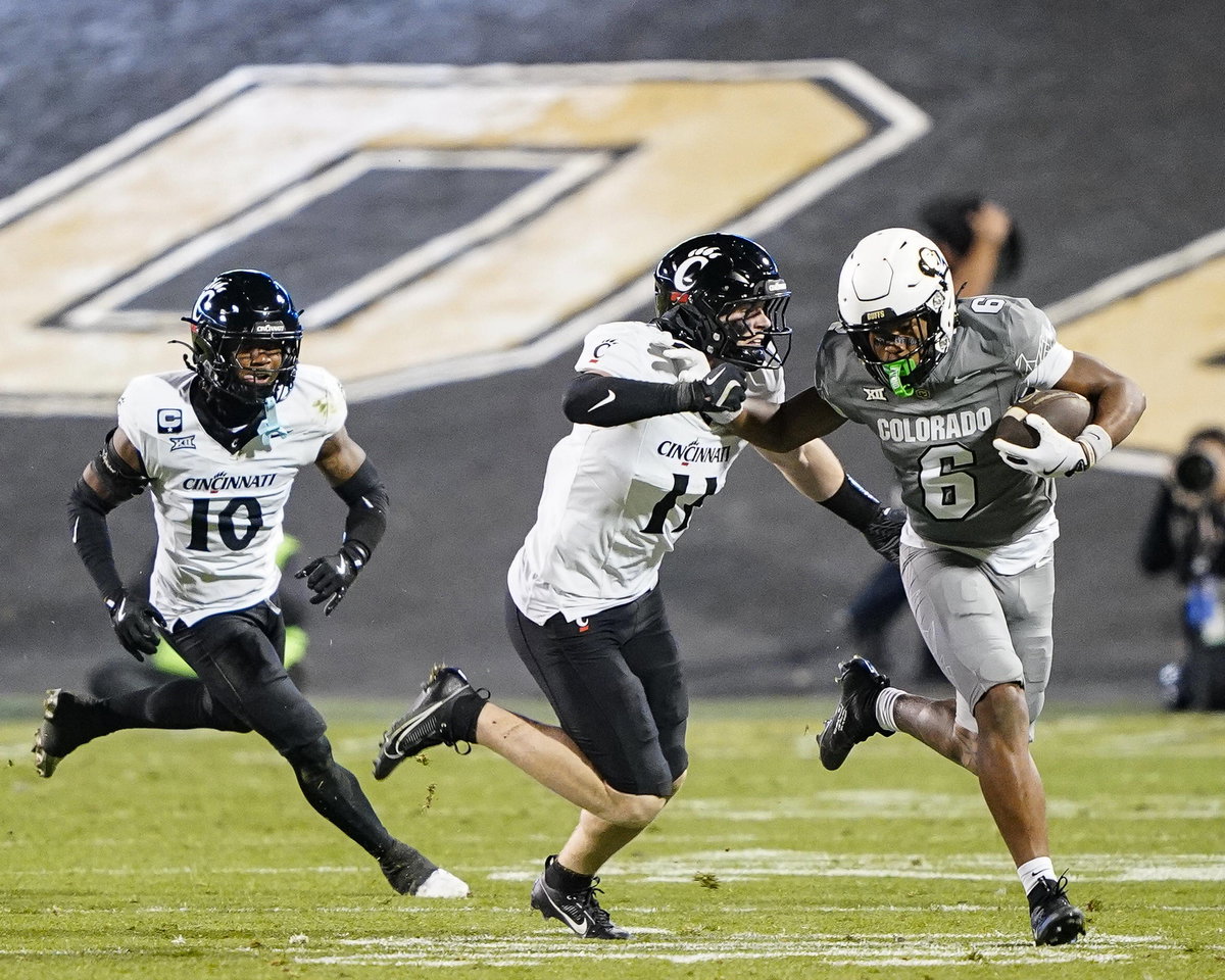 Fight Breaks Out in Colorado Practice; Deion Sanders Does Nothing to Stop it