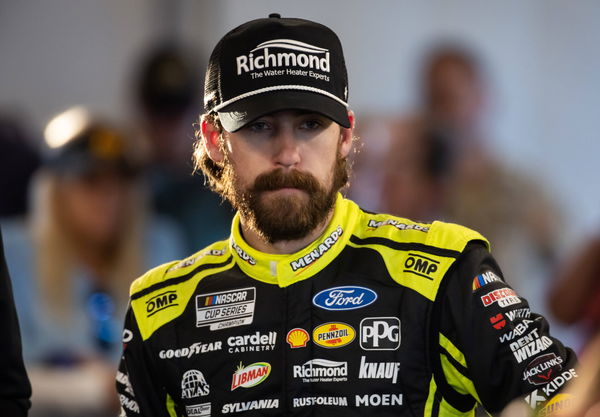 NASCAR, Motorsport, USA Cup Practice Nov 8, 2024; Avondale, Arizona, USA; NASCAR Cup Series driver Ryan Blaney (12) duri