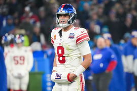 QB Daniel Jones (New York Giants, 8) &#8211; München 10.11.2024: Carolina Panthers vs. New York Giants, Allianz Arena, NFL, Am