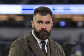 November 11, 2024, Inglewood, California, USA: Jason Kelce does commentary at the regular NFL, American Football Herren,