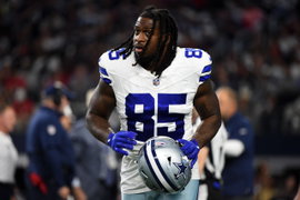 ARLINGTON, TX – NOVEMBER 18: Dallas Cowboys TE Princeton Fant heads toward the sidelines during game featuring the Houst