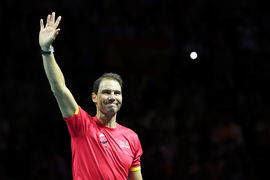 Rafael Nadal (ESP) beendet seine Sportlerlaufbahn, Abschiedszeremony, Davis Cup Finale 2024, Palacio de Deportes JosŽ Mar’a Mart’n Carpena, Malaga, Spanien.Tennis &#8211; Davis Cup 2024 &#8211; Malaga &#8211; ITF Davis Cup &#8211;  Palacio de Deportes JosŽ Mar’a Mart’n Carpena,  &#8211; Spanien &#8211; 2024