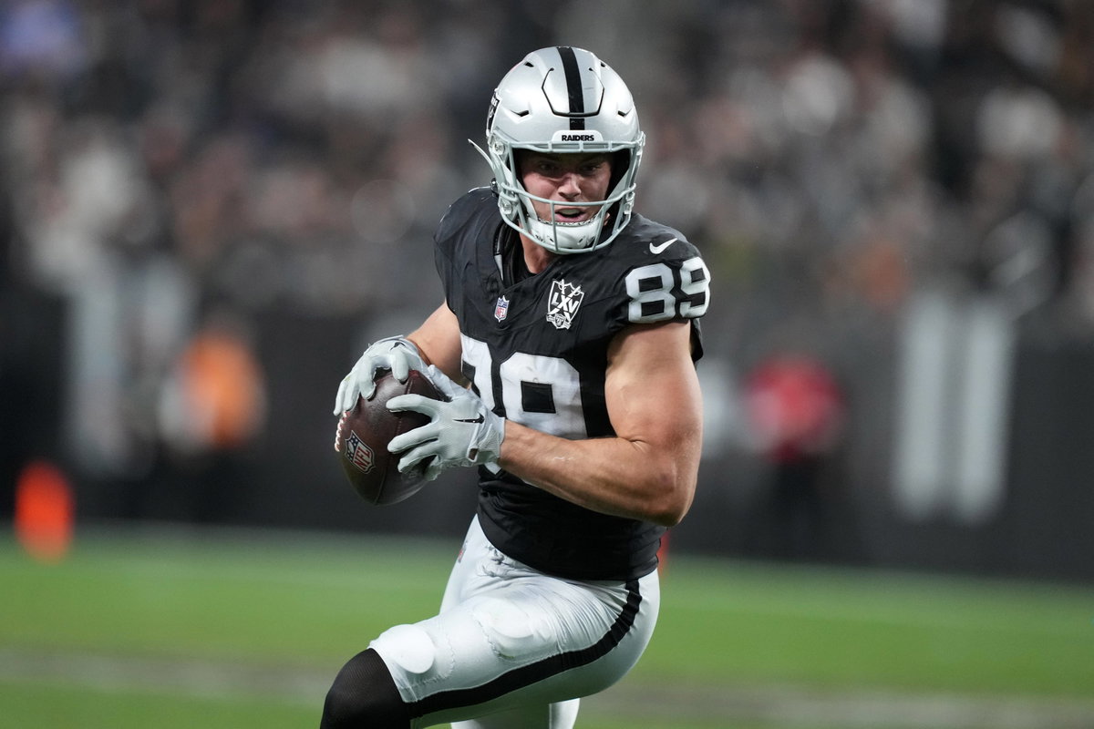 Fantasy Football Tight End Rankings: Which Tight Ends Top the List?