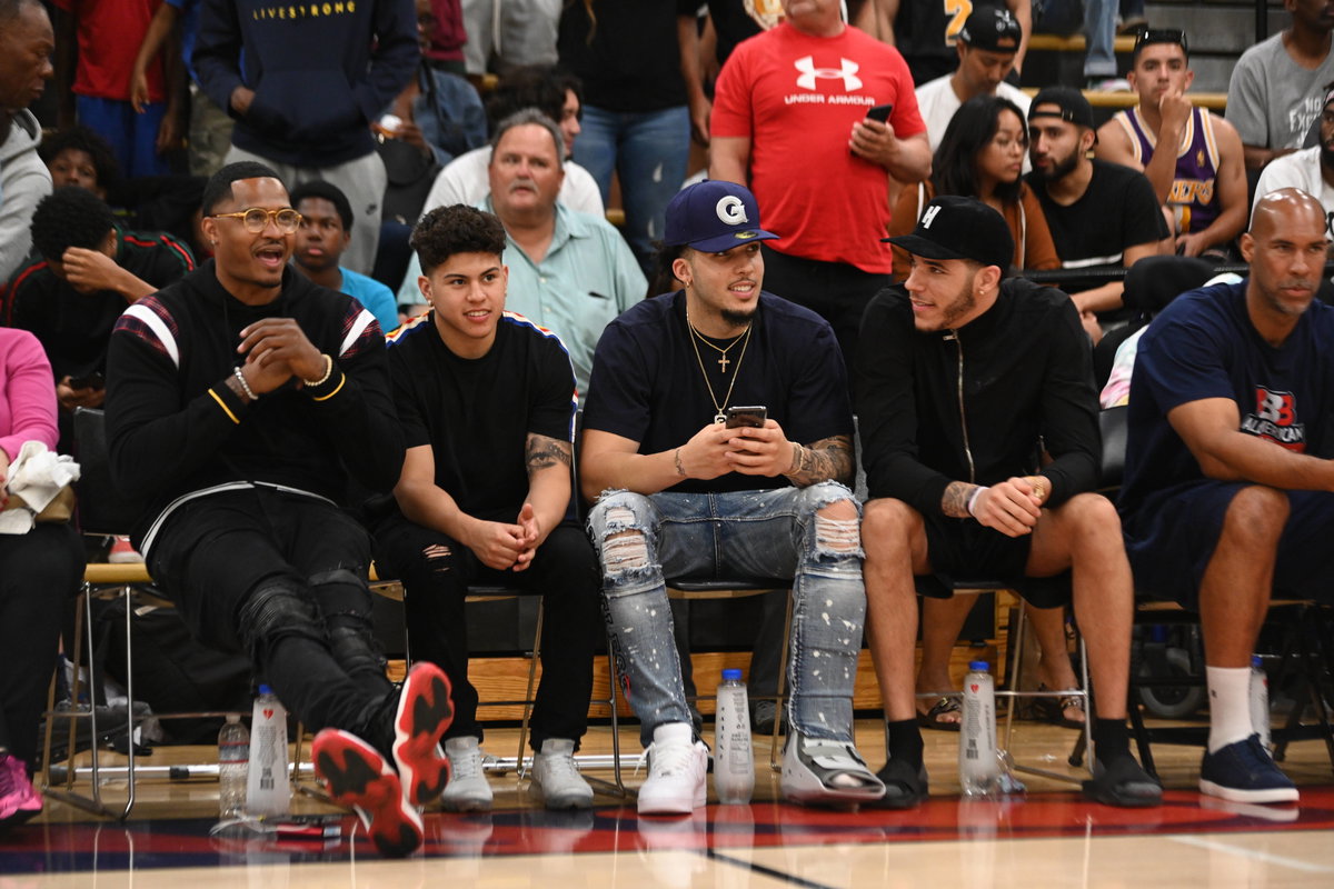“Her Whole Mental Is F**ked Up”: Lonzo Ball Reveals Who He Won’t Let His Sister Date