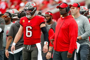 Baker Mayfield 6 and head coach Todd Bowles,