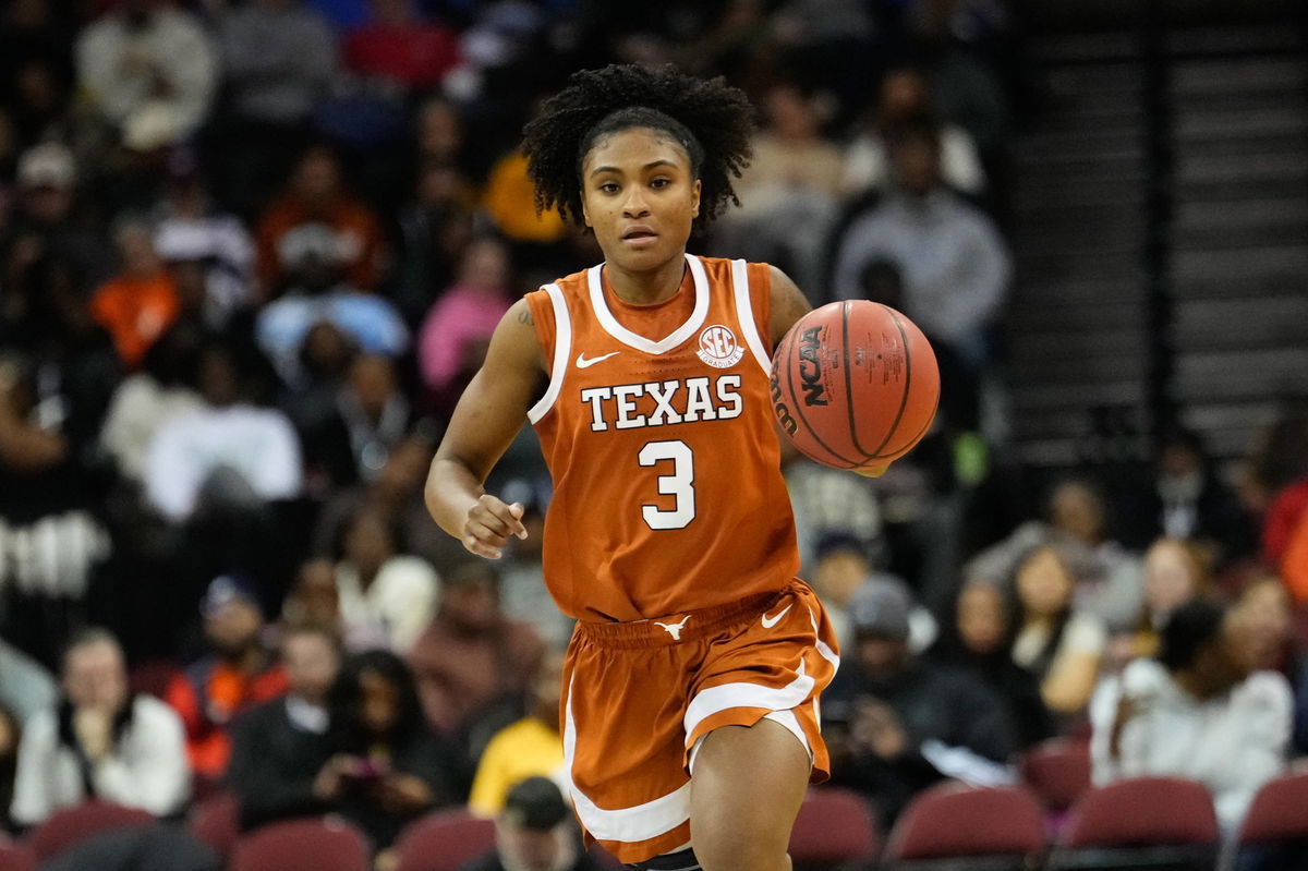 Texas’ Rori Harmon Breaks Down in Emotional Reunion With ACL Surgeon in Final Moody Center Game