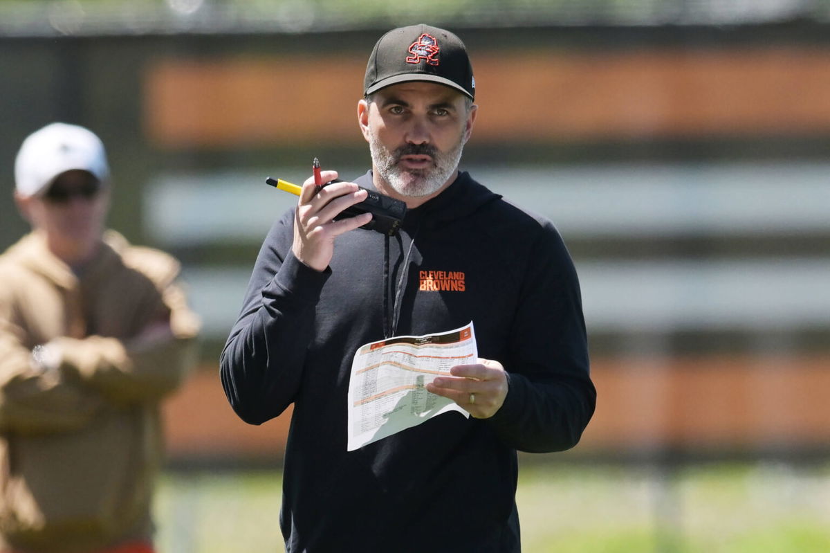 Locker Room Ready to Turn On Kevin Stefanski as Shedeur Sanders Gets Browns  QB News, Says Insider - EssentiallySports