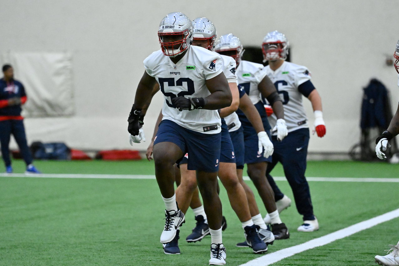 NFL, American Football Herren, USA New England Patriots Rookie Minicamp May 9, 2025 Foxborough, MA, USA New England Patriots offensive tackle Marcus Bryant 52 practices during rookie camp at Gillette Stadium. Foxborough MA USA, EDITORIAL USE ONLY PUBLICATIONxINxGERxSUIxAUTxONLY Copyright: xEricxCanhax 20250509_jla_qe2_184