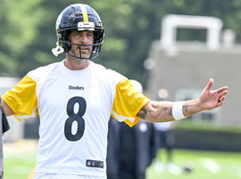 Pittsburgh Steelers Aaron Rodgers Works Out at Steelers Mini Camp in Pittsburgh