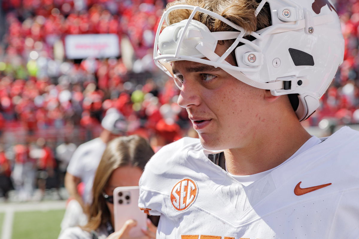 Texas Nation Begs Steve Sarkisian to Bench Arch Manning After Blunder