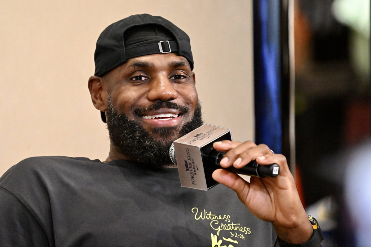 “I’ll Be in My 50s”: LeBron James’ Private Conversation With Tyrese Maxey About His Infant Finally Revealed