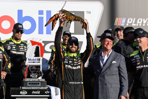 Ryan Blaney Details High-Stakes Lap-Traffic Defense Denying Bubba Wallace Loudon Glory